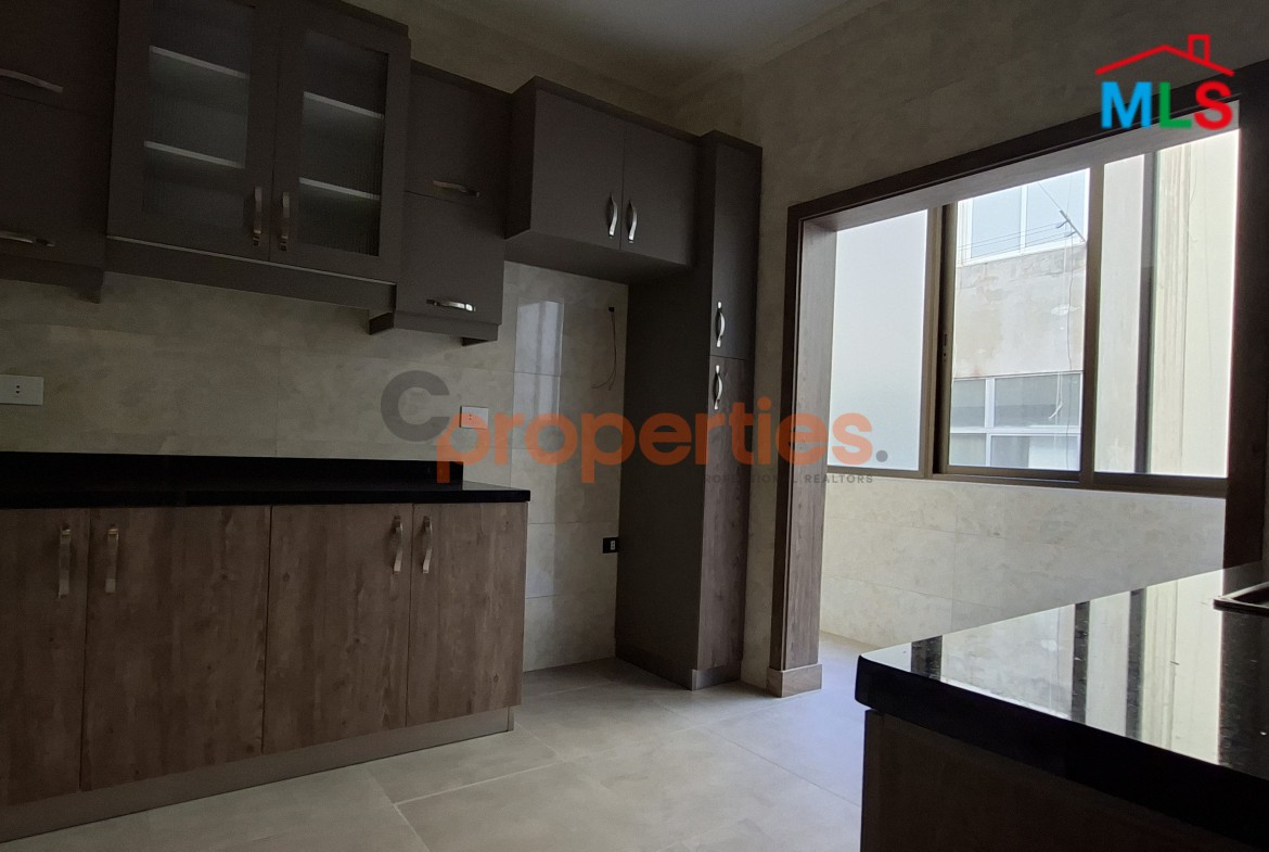 Apartment For Sale In Achrafieh – CPBWW43
