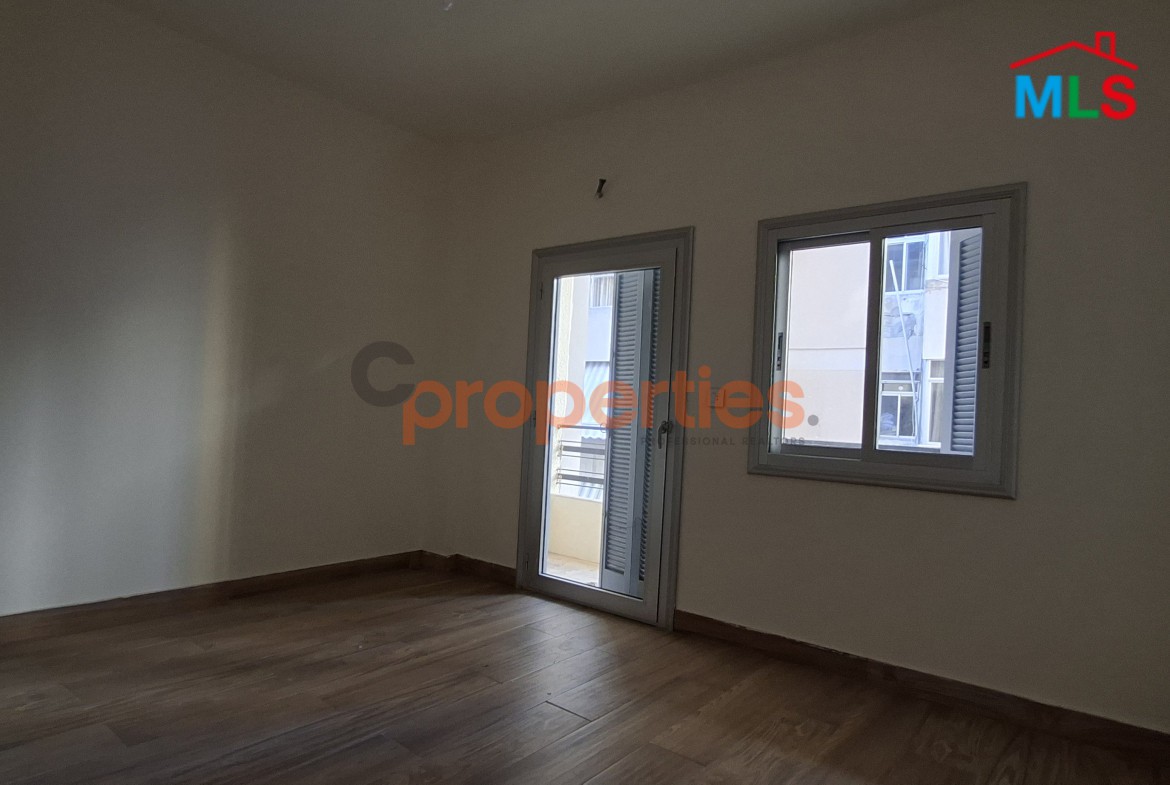 Apartment For Sale In Achrafieh – CPBWW43