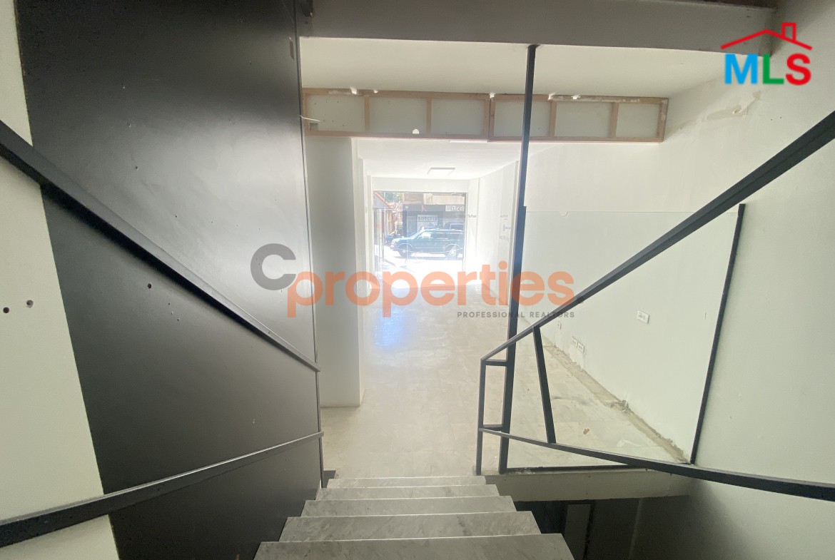 Shop For Sale in Zalka – CPFY38