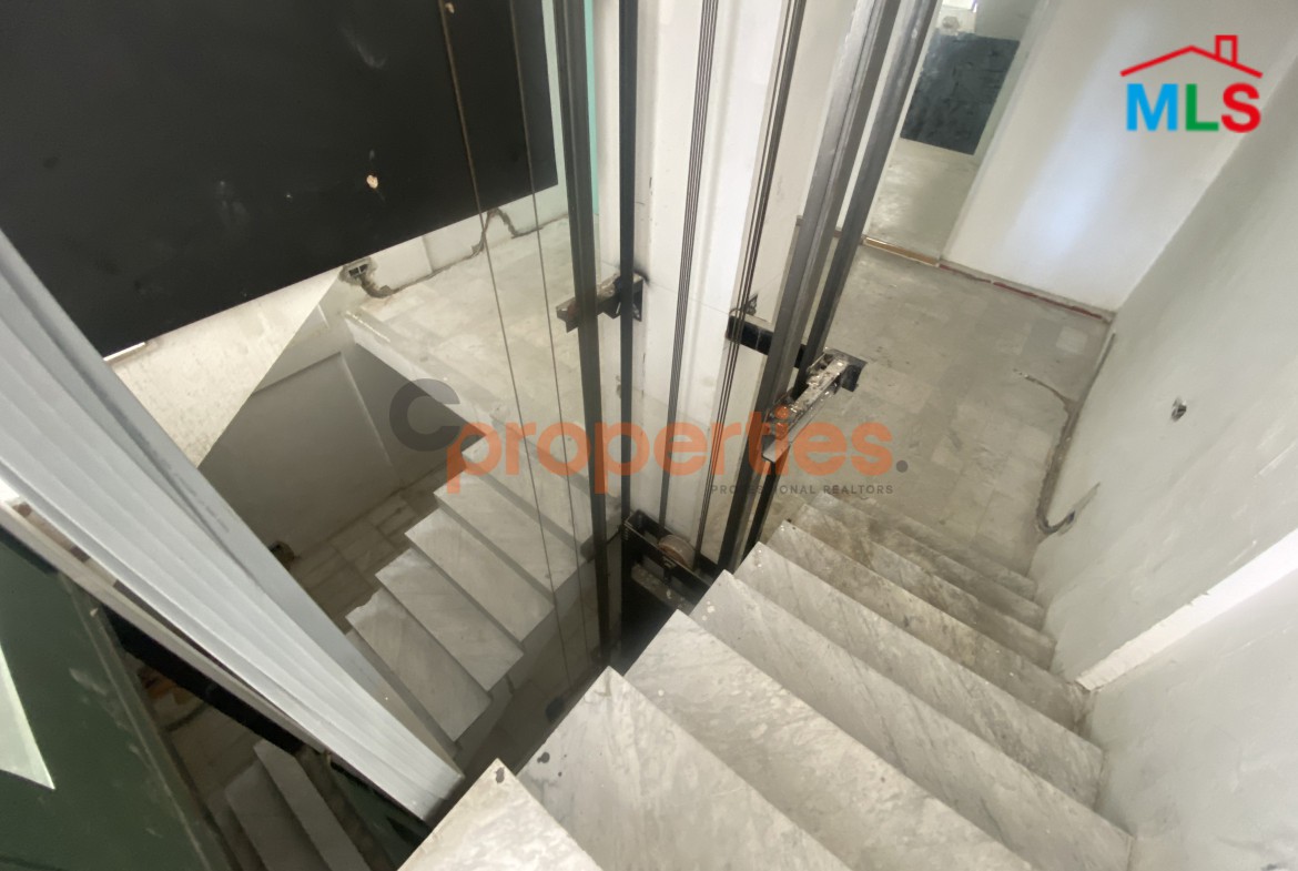 Shop For Sale in Zalka – CPFY38