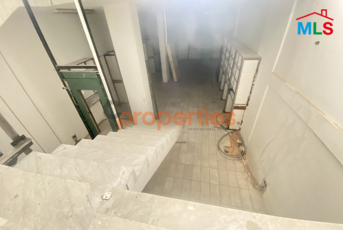 Shop For Sale in Zalka – CPFY38