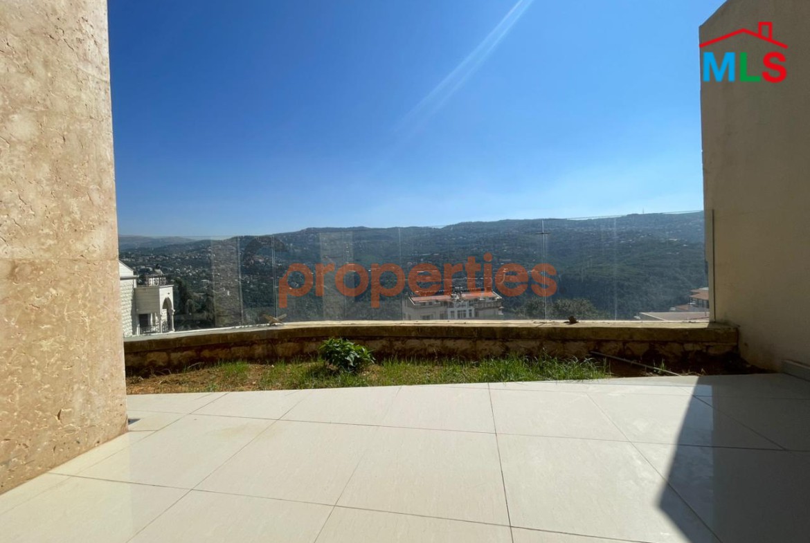 Apartment for Sale In Ballouneh – CPKRH52