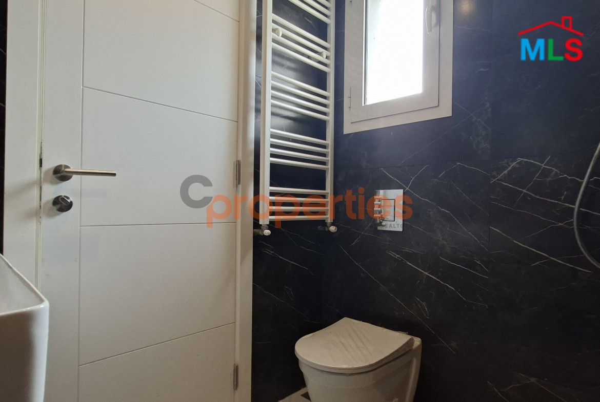 Apartment For Sale In Achrafieh – CPBWW40