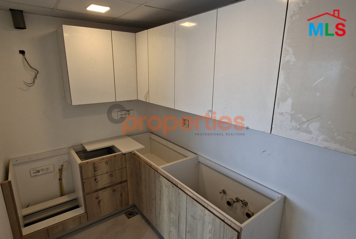 Apartment For Sale In Achrafieh – CPBWW39