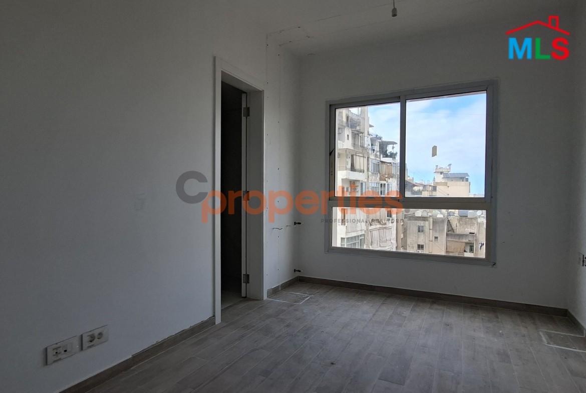 Apartment For Sale In Achrafieh – CPBWW39