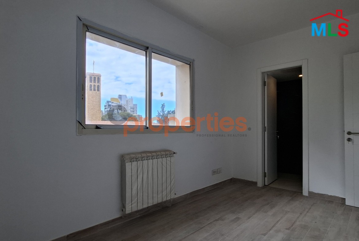 Apartment For Sale In Achrafieh – CPBWW39