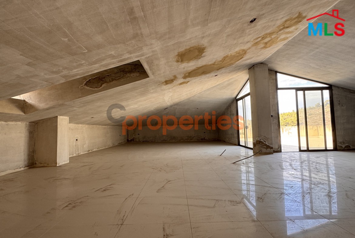 Duplex For Sale In Awkar With Terrace – CPTA32