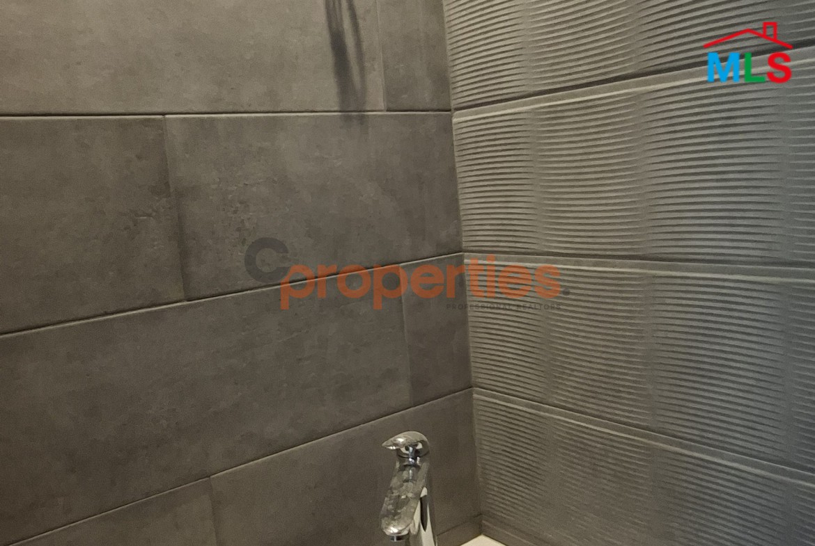 Apartment For Sale In Achrafieh شقة للبيع في الأشرفية CPBWW34