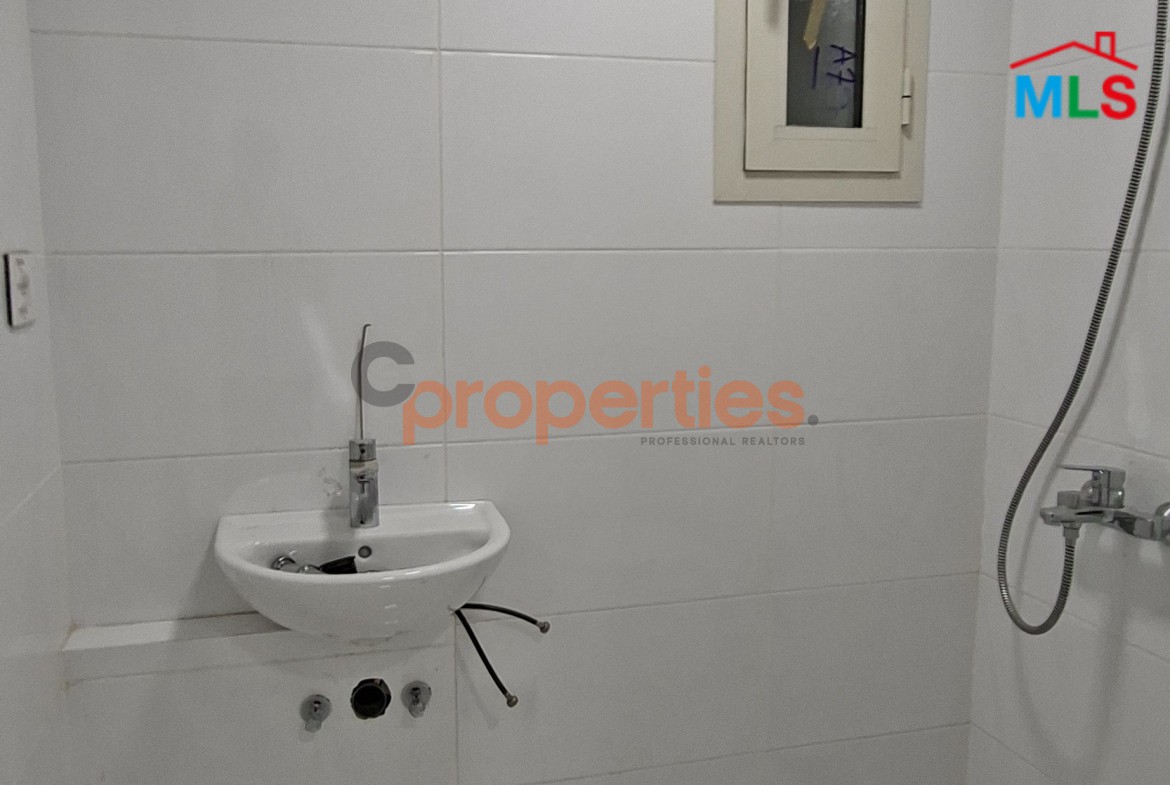 Apartment For Sale In Achrafieh شقة للبيع في الأشرفية CPBWW34