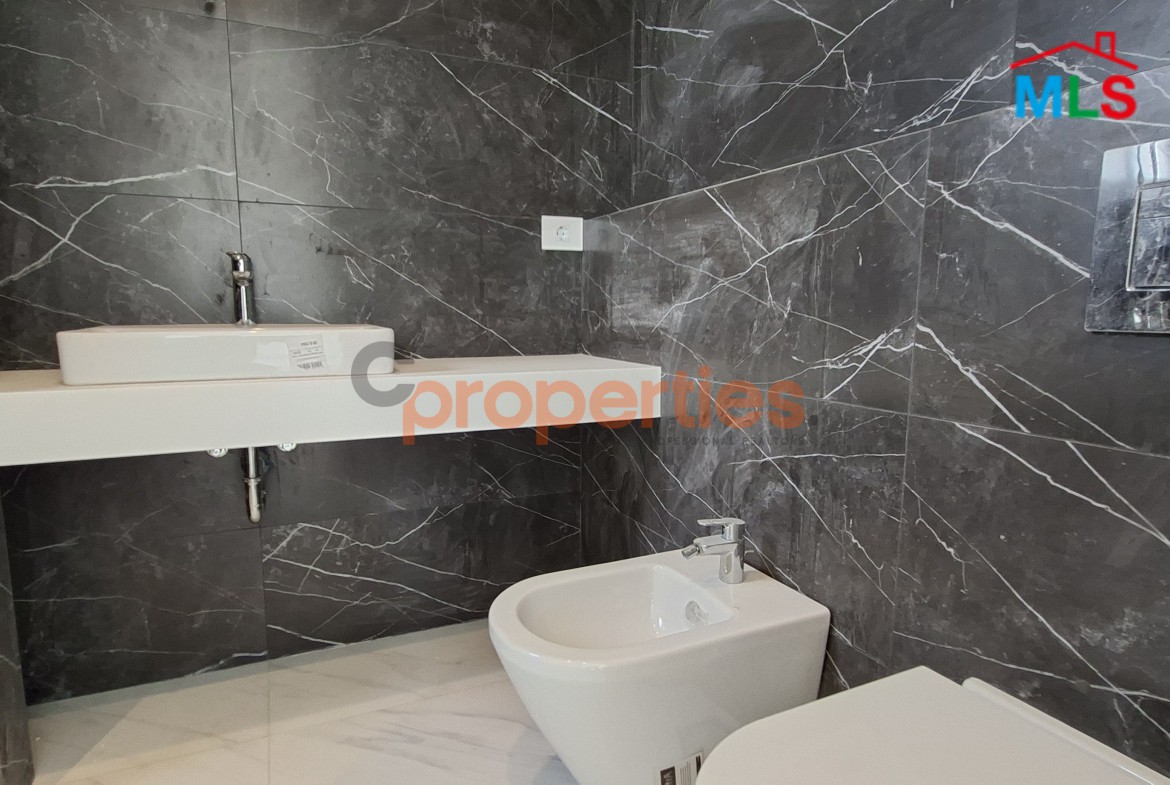 Apartment For Sale In Achrafieh شقة للبيع في الأشرفية CPBWW33