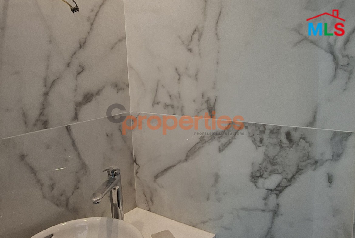 Apartment For Sale In Achrafieh شقة للبيع في الأشرفية CPBWW33