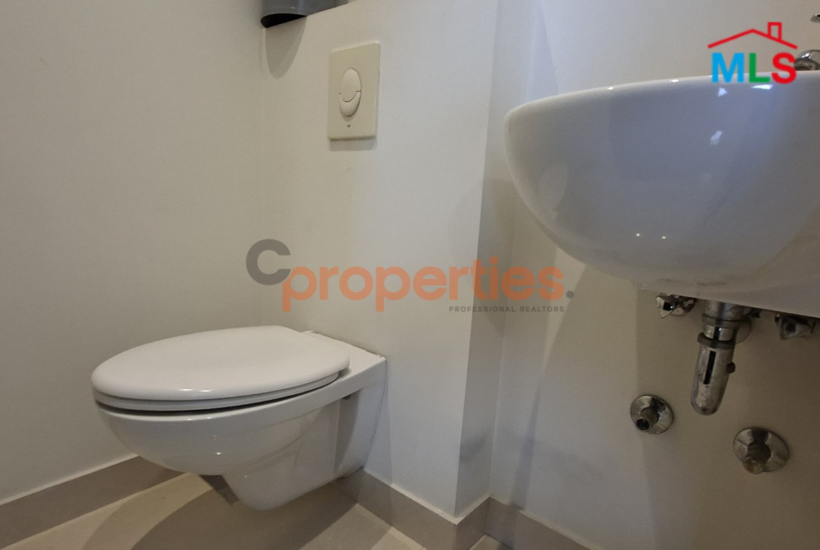 Apartment For Sale In Achrafieh شقة للبيع في الأشرفية CPBWW27