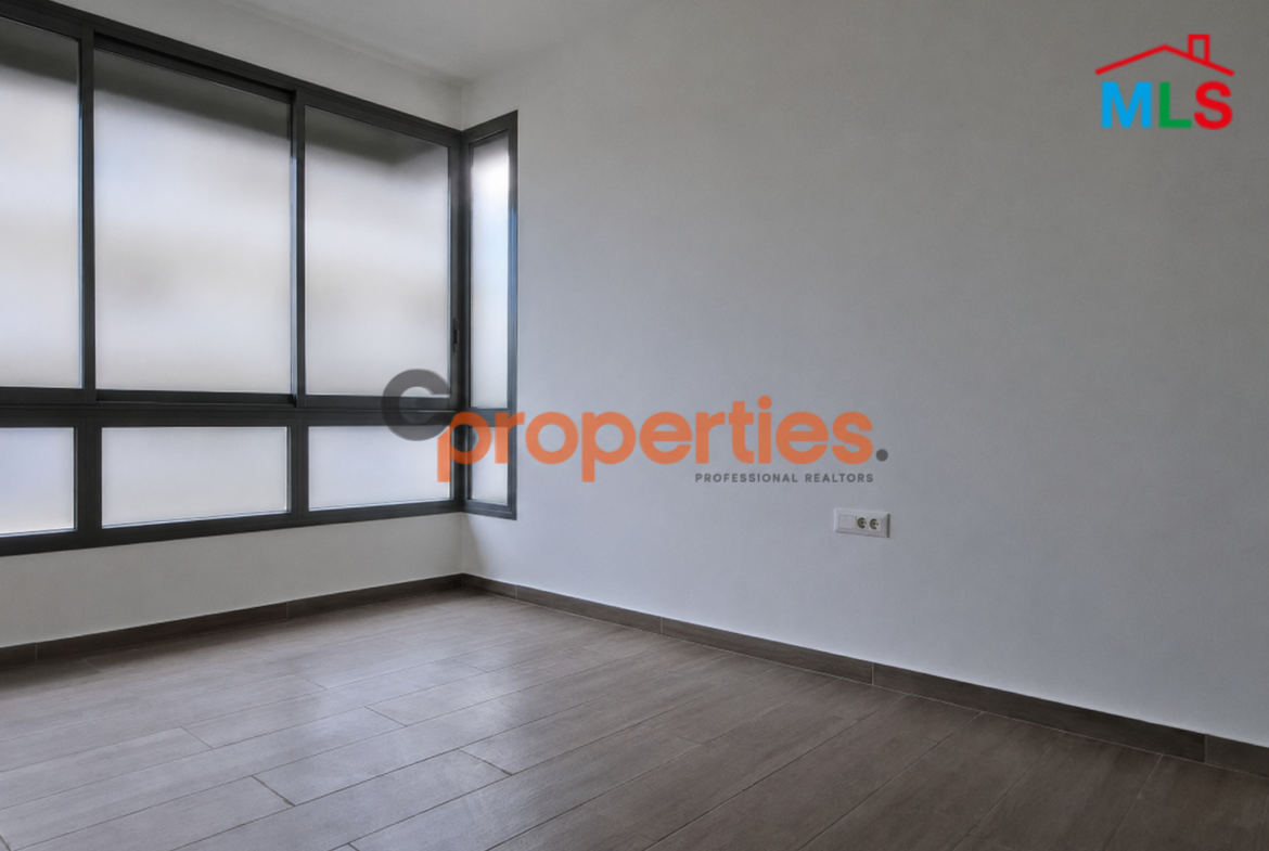Apartment For Sale In Achrafieh شقة للبيع في الأشرفية CPBWW28