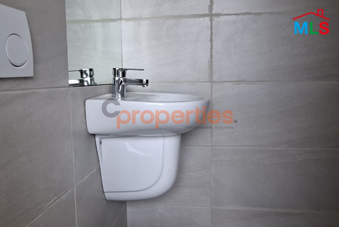 Apartment For Sale In Achrafieh شقة للبيع في الأشرفية CPBWW28