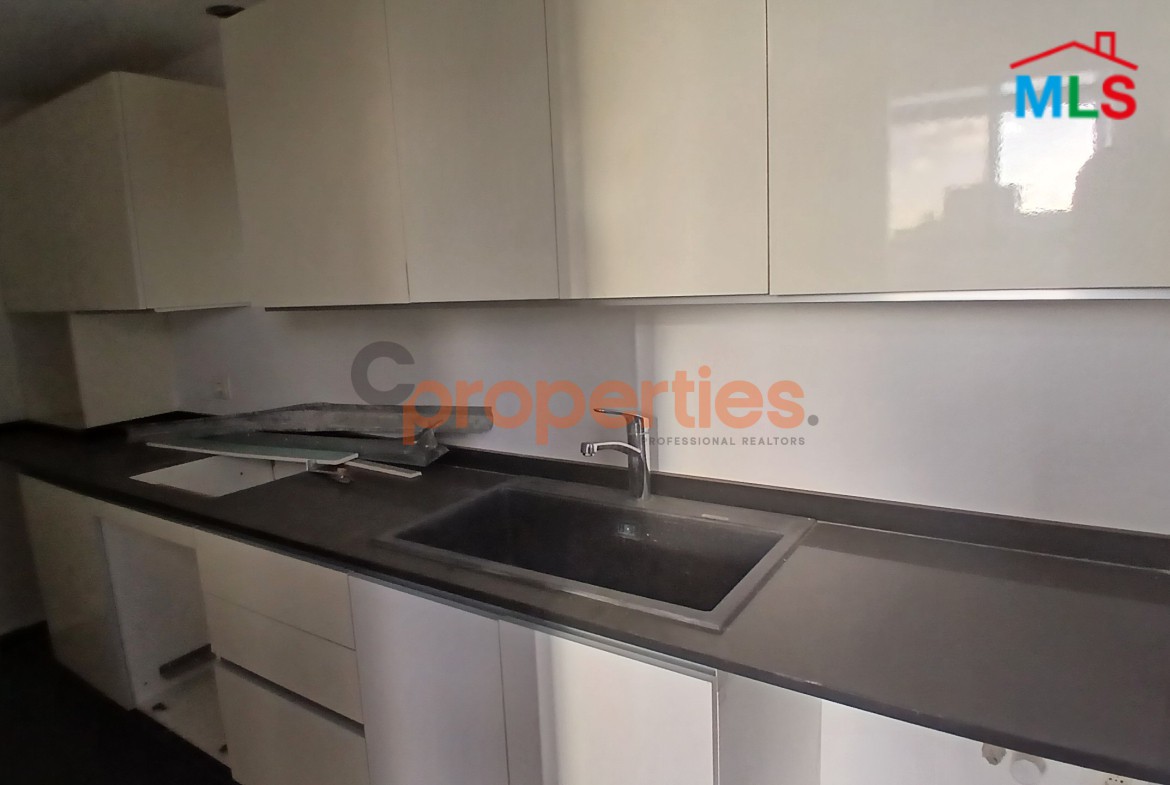 Apartment For Sale In Achrafieh شقة للبيع في الأشرفية CPBWW23