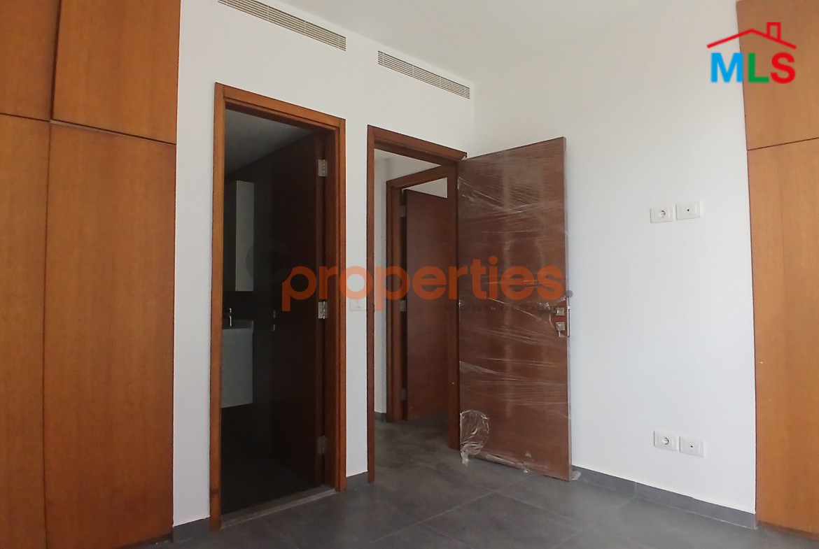 Apartment For Sale In Achrafieh شقة للبيع في الأشرفية CPBWW23