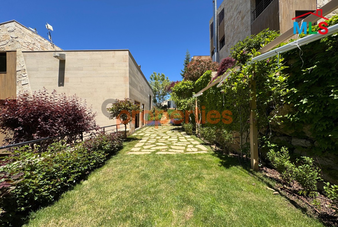 Triplex For sale in Faqra – CPKMF43