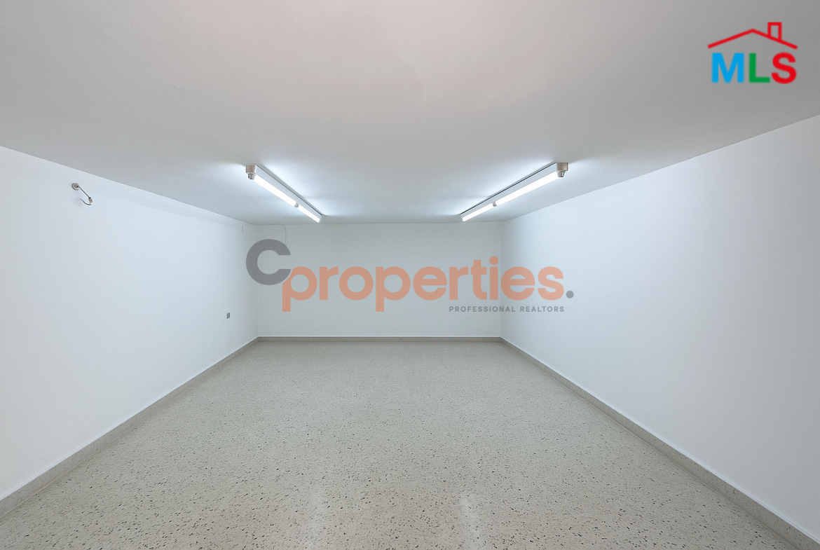Showroom For Sale | Dekwaneh | CPCC17