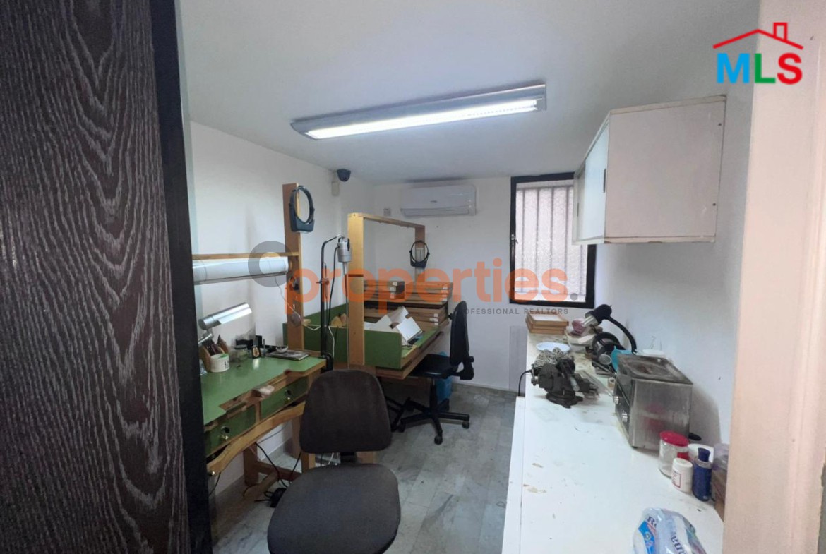 Showroom For Sale | Dekwaneh | CPCC17
