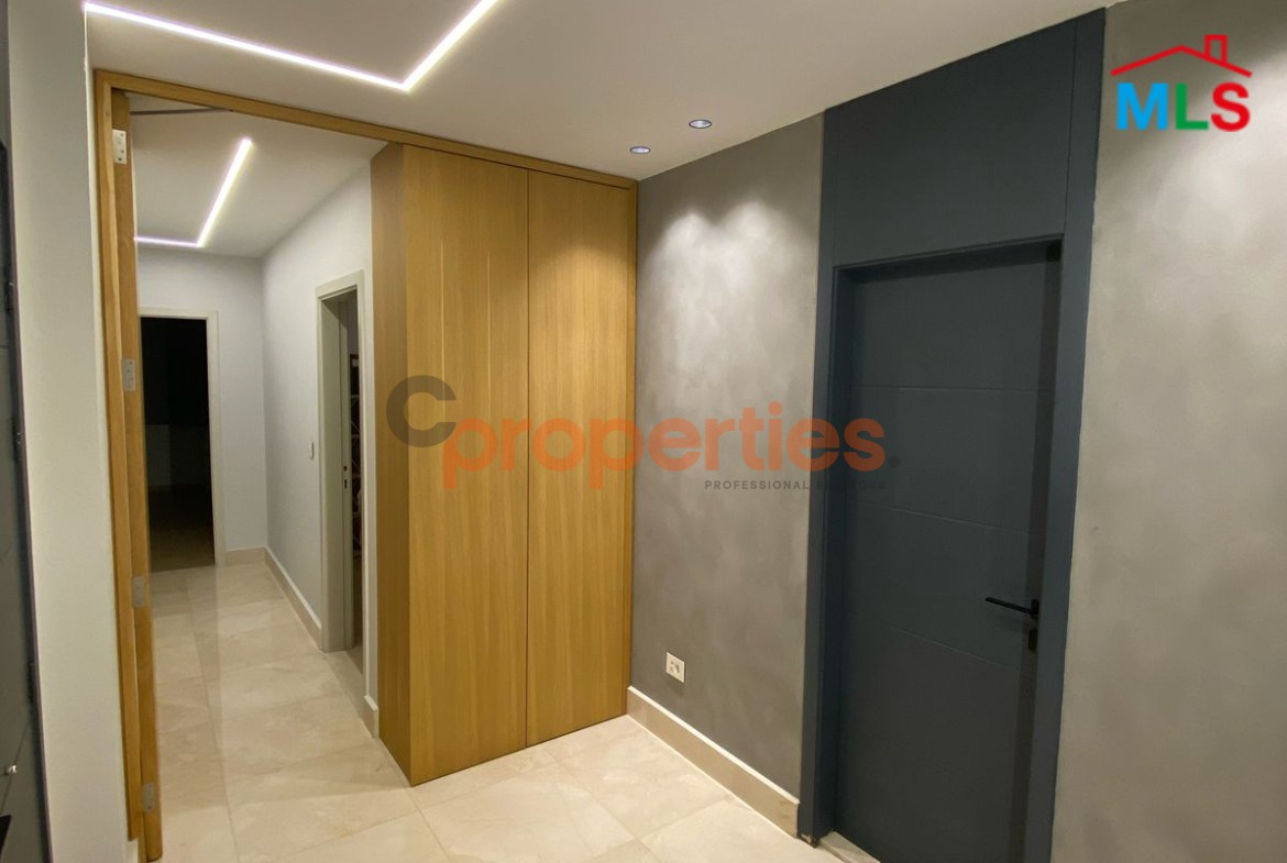 Furnished Apartment for sale in Achrafieh شقة مفروشة للبيع في الأشرفية CPBWW06