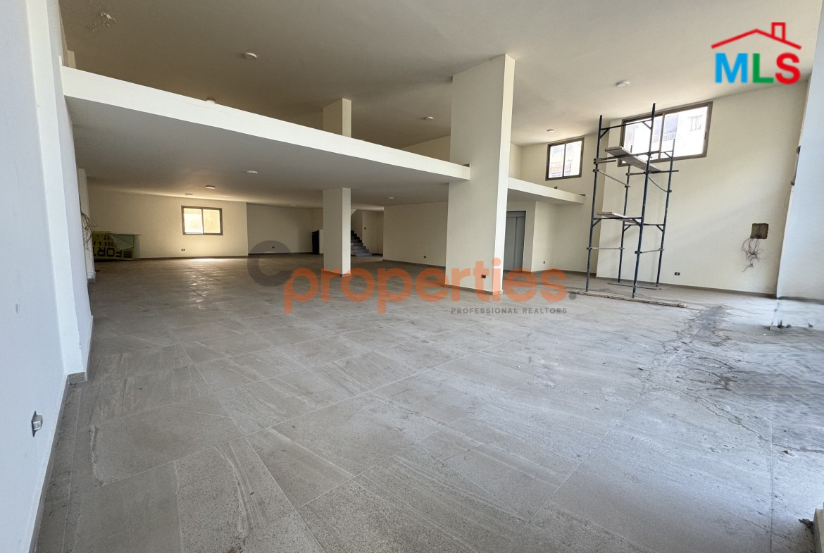1000 SQM Spacious Showroom with 6 Facades for Sale in Mansourieh / Beit Mery – CPGA73