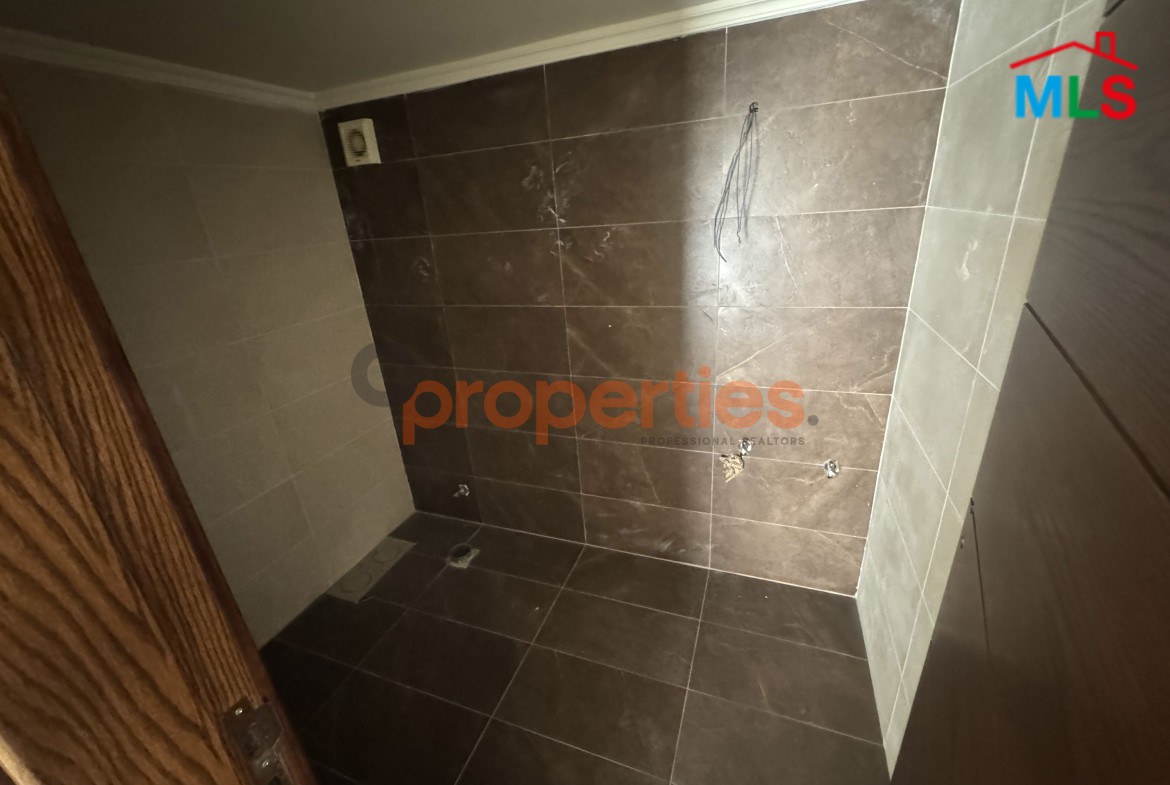 1000 SQM Spacious Showroom with 6 Facades for Sale in Mansourieh / Beit Mery – CPGA73