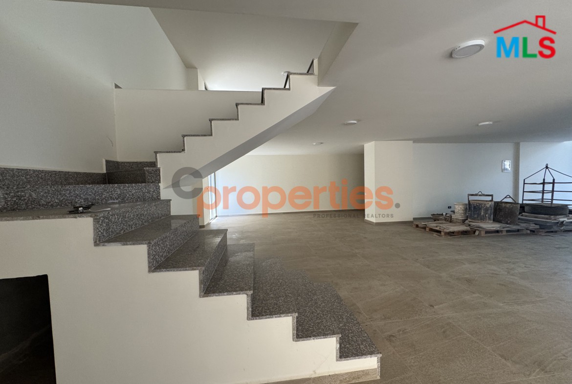 1000 SQM Spacious Showroom with 6 Facades for Sale in Mansourieh / Beit Mery – CPGA73