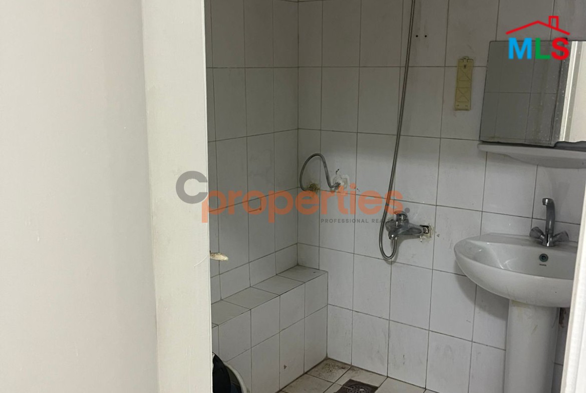 Warehouse For Sale In Achrafieh – CPBWW04