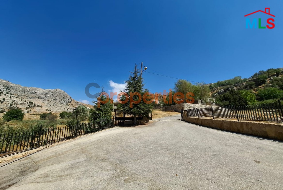 Private House with Panoramic Mountain View For Sale In Laqlouq – CPKCC46