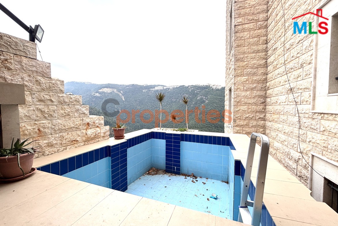 Villa For Sale in Jbeil فيلا فخمة للبيع في جبيل – CPJRK146