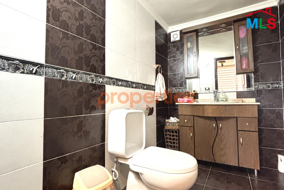 Villa For Sale in Jbeil فيلا فخمة للبيع في جبيل – CPJRK146