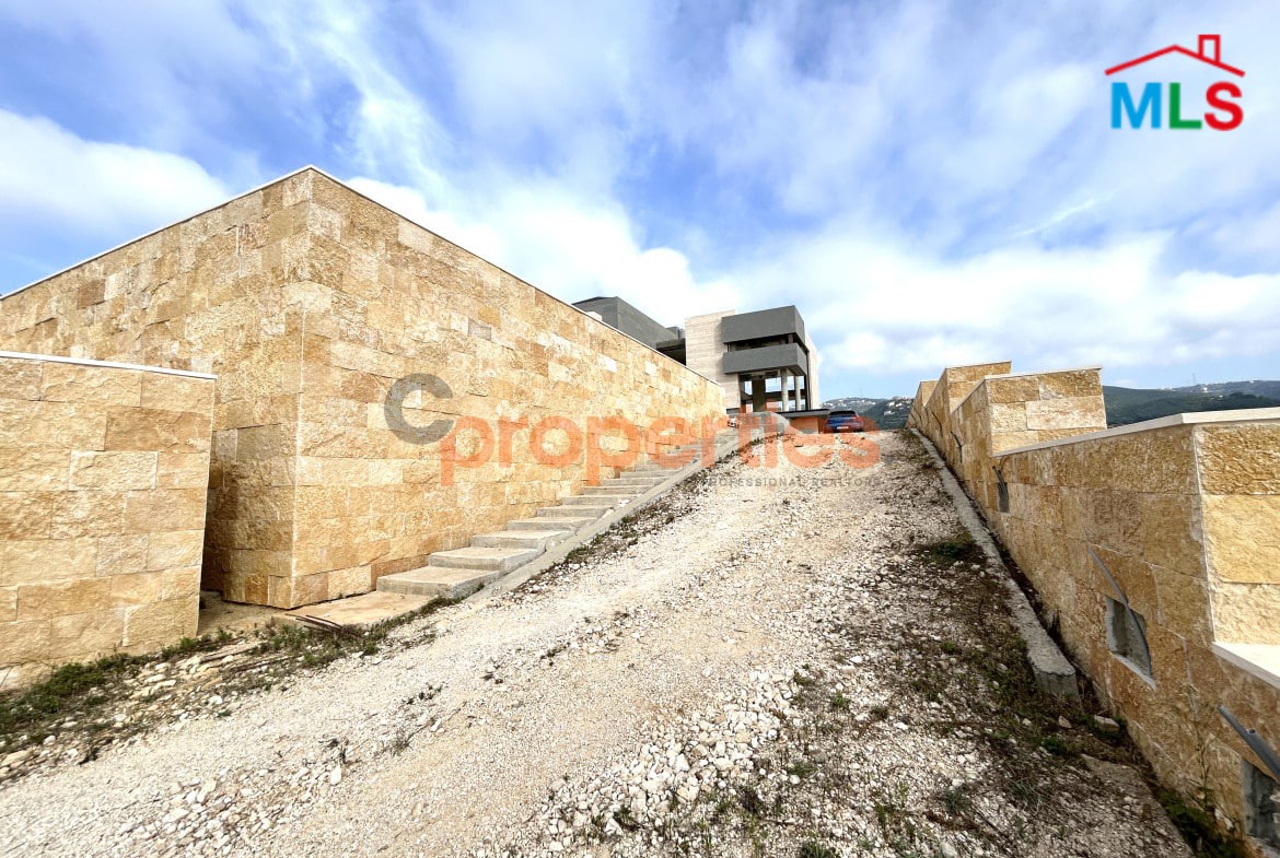 Villa For Sale In Jbeil فيلا للبيع في جبيل – CPJRK115