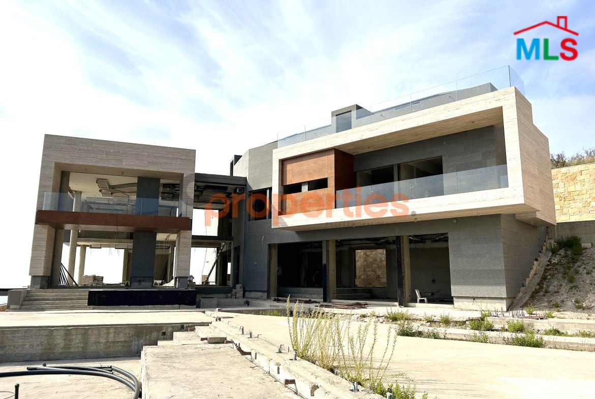 Villa For Sale In Jbeil فيلا للبيع في جبيل – CPJRK115