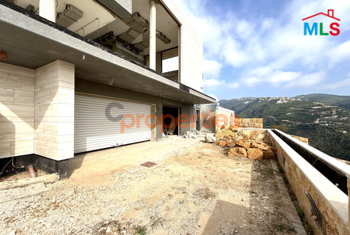 Villa For Sale In Jbeil فيلا للبيع في جبيل – CPJRK115
