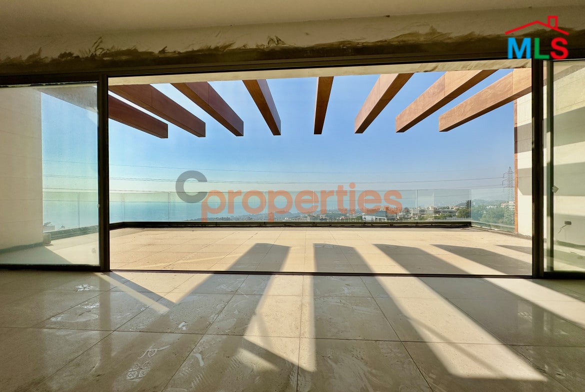 Apartment For Sale in Mtayleb with Terrace – CPCF272