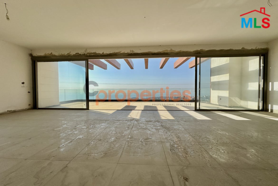 Apartment For Sale in Mtayleb with Terrace – CPCF272