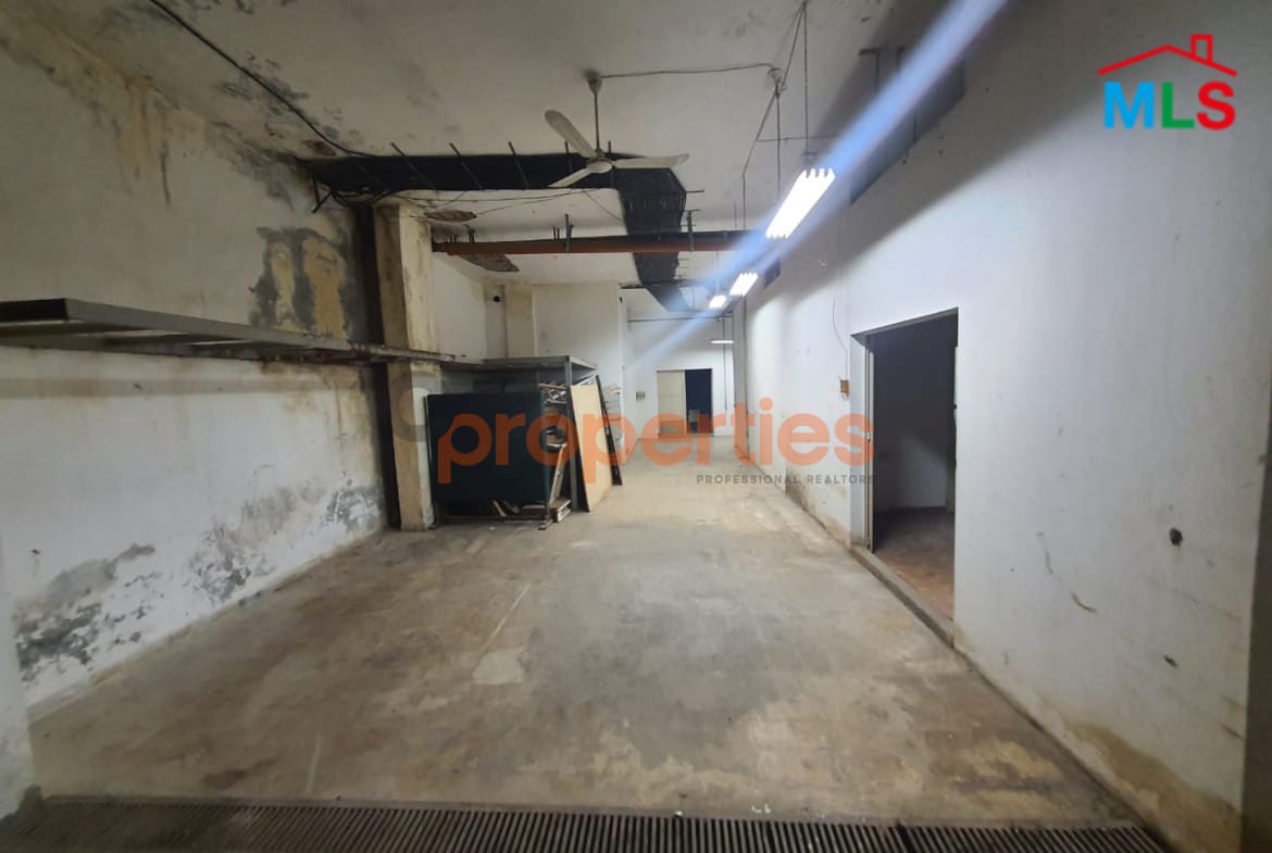 Warehouse for Sale in Mansourieh – CPGA43