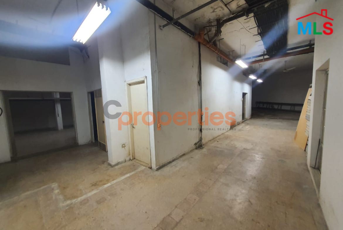Warehouse for Sale in Mansourieh – CPGA43