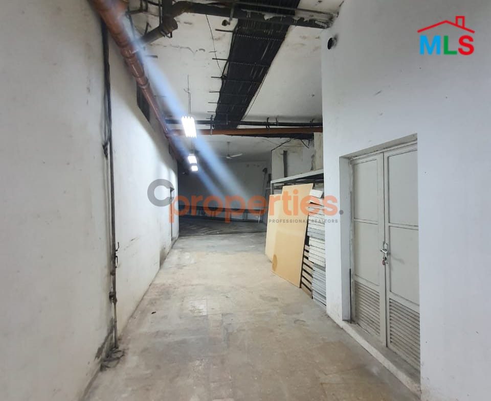 Warehouse for Sale in Mansourieh – CPGA43