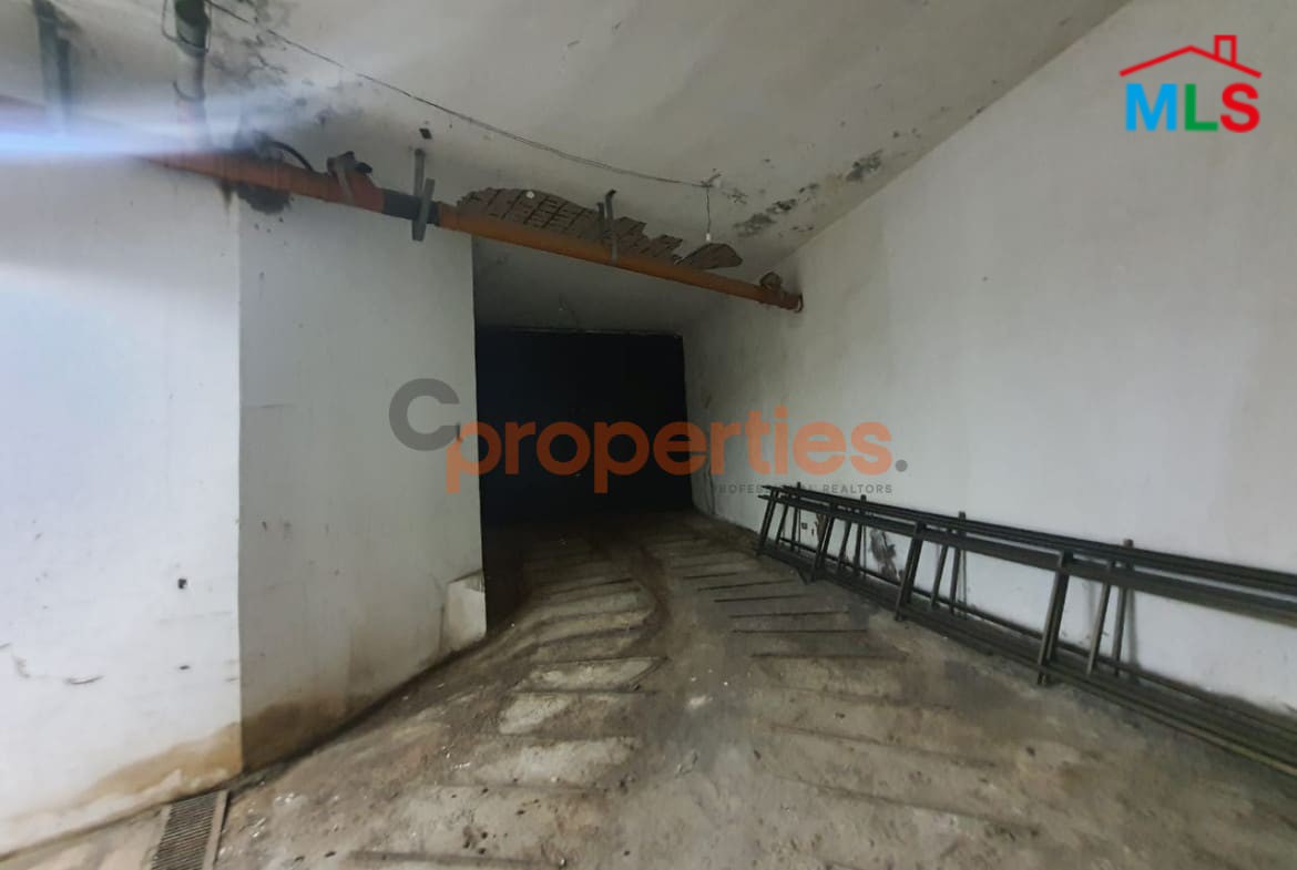 Warehouse for Sale in Mansourieh – CPGA43