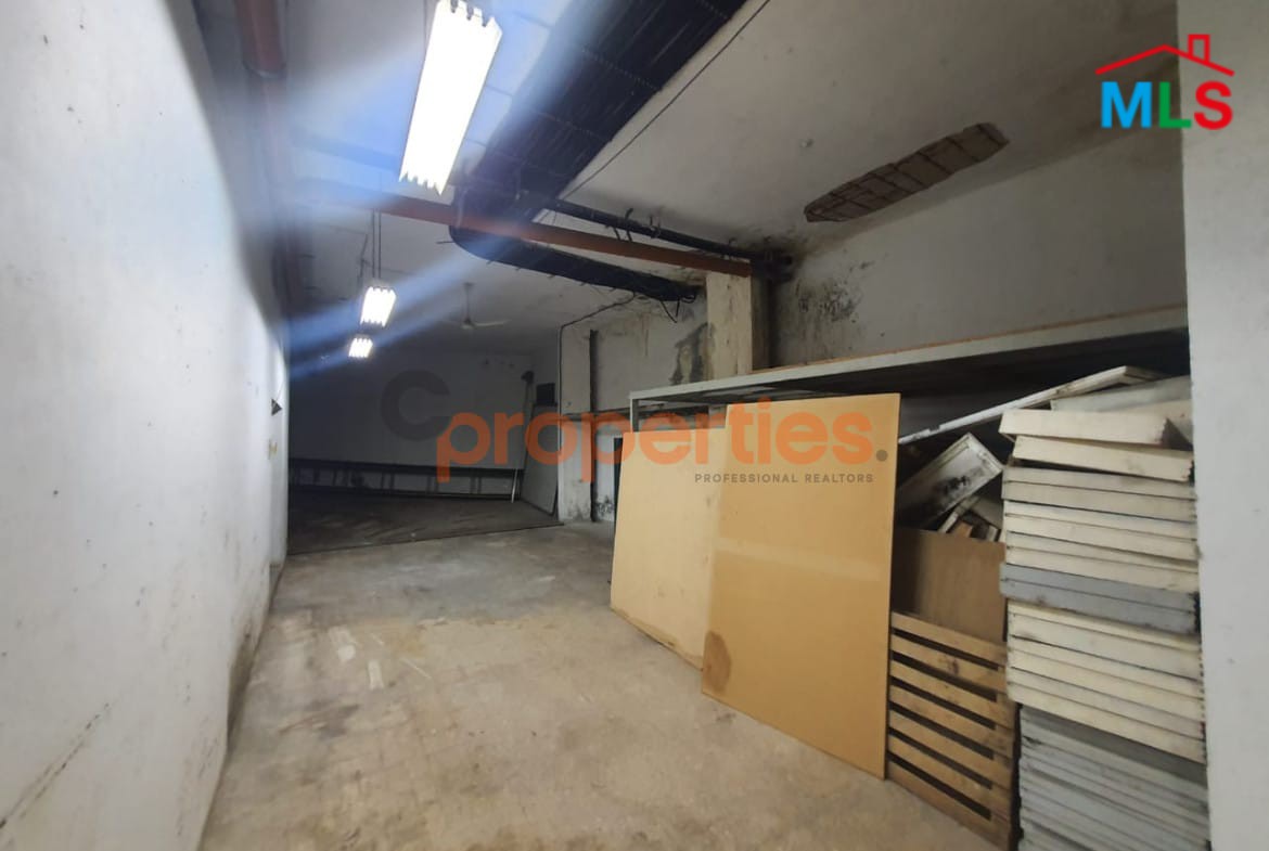 Warehouse for Sale in Mansourieh – CPGA43