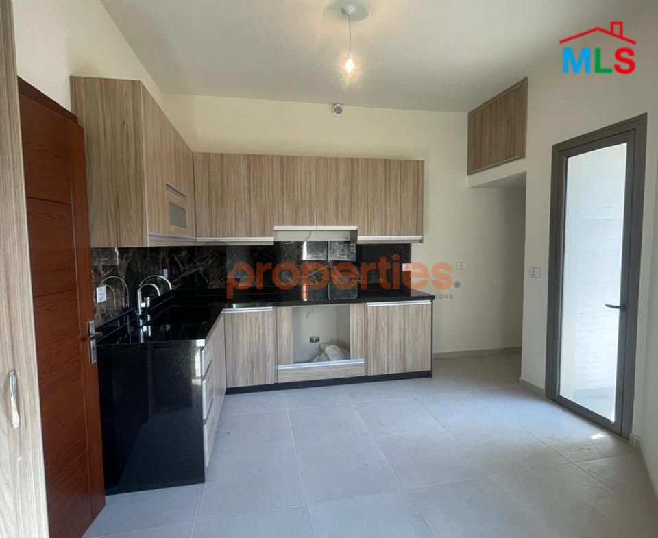 Apartment For Sale in Adma – شقة للبيع في أدما – CPKMT71