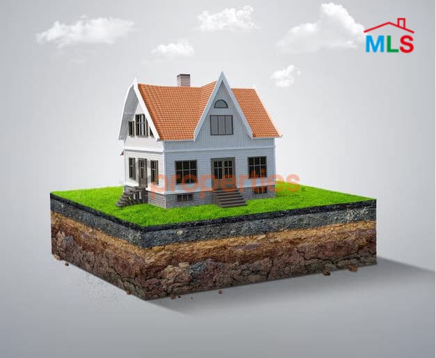 Land with building for Sale in Ain Saade – CPSM378