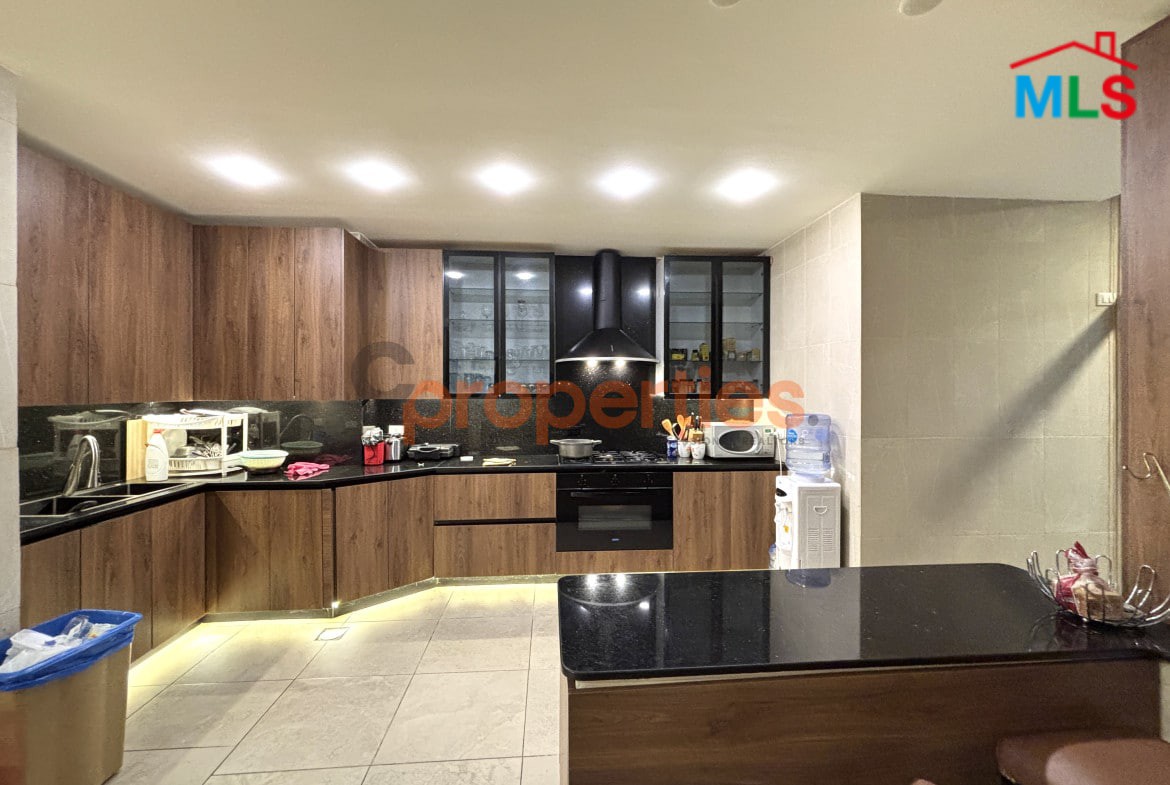 Apartment For Sale in Mar Elias Beirut – CPJRK192