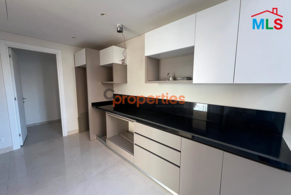 Apartment for sale in Achrafieh CPBWW132