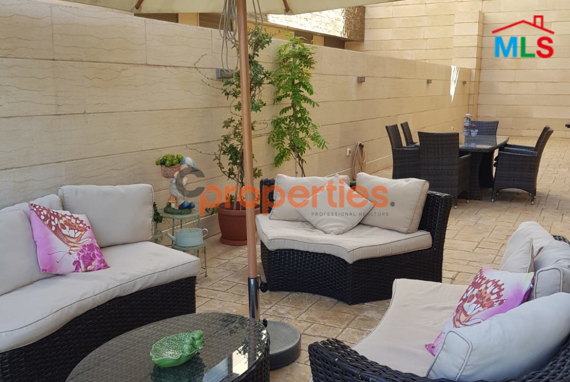 Luxurious Apartment for sale in Ain Saade CPSM207