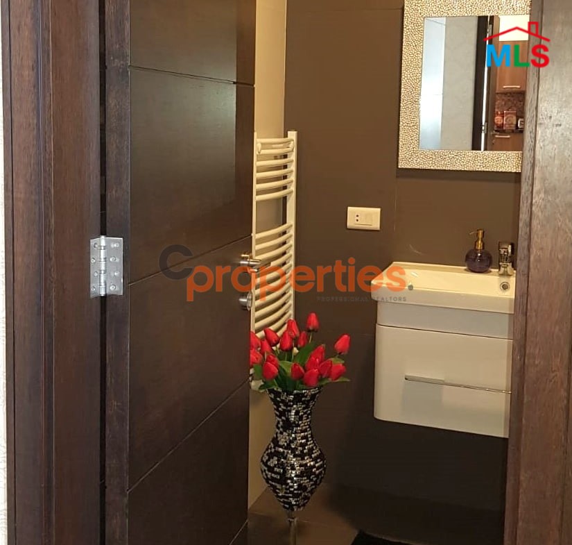Luxurious Apartment for sale in Ain Saade CPSM207