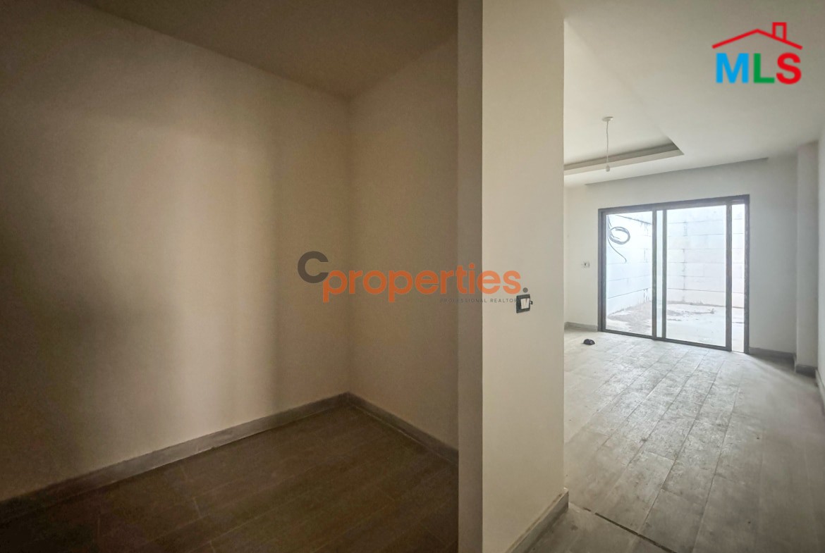 Apartment with garden for sale in Ain Saade CPSM277