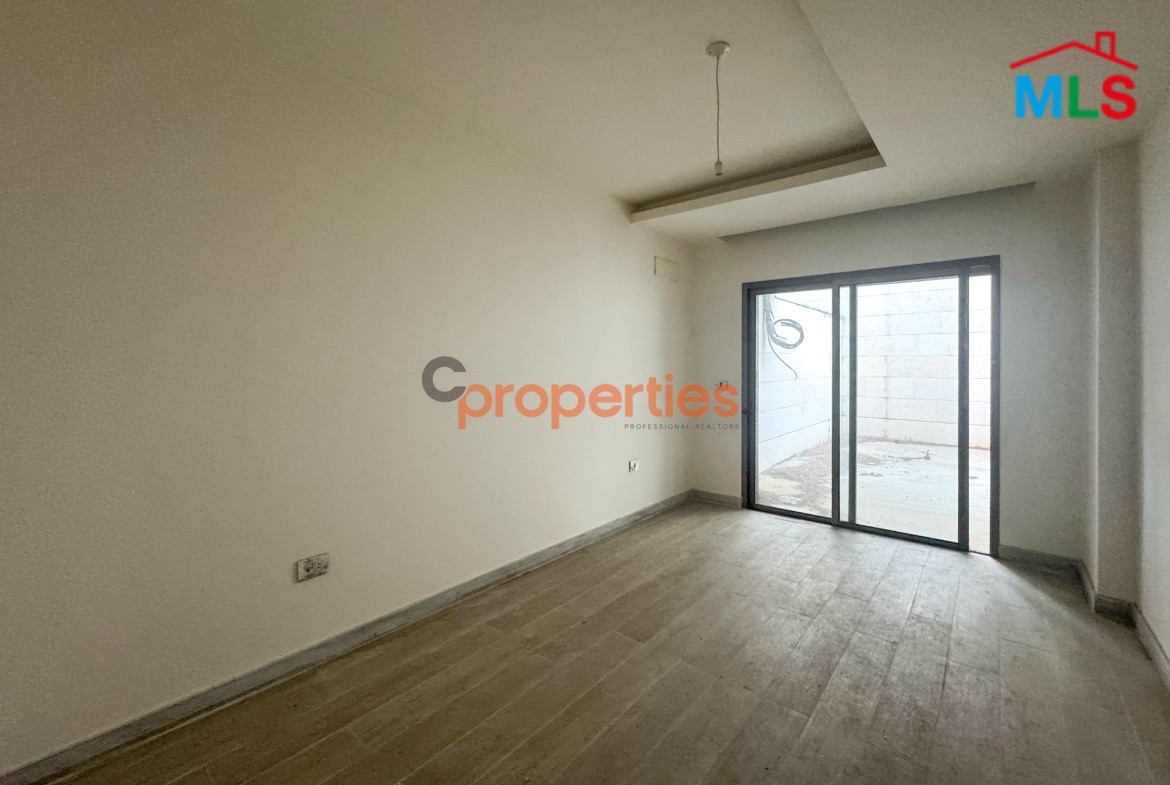 Apartment with garden for sale in Ain Saade CPSM277