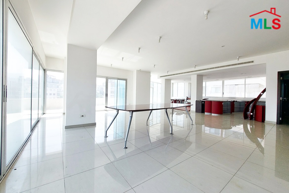 Office for sale in Horch Tabet – Prime location CPSM101
